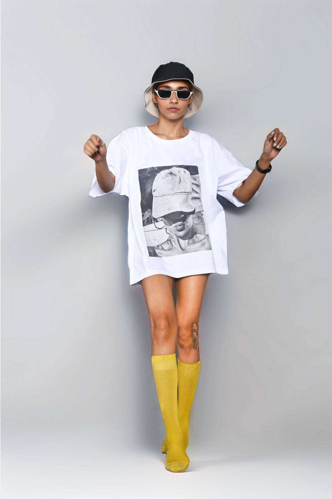 PARISIAN CHIC T-SHIRT