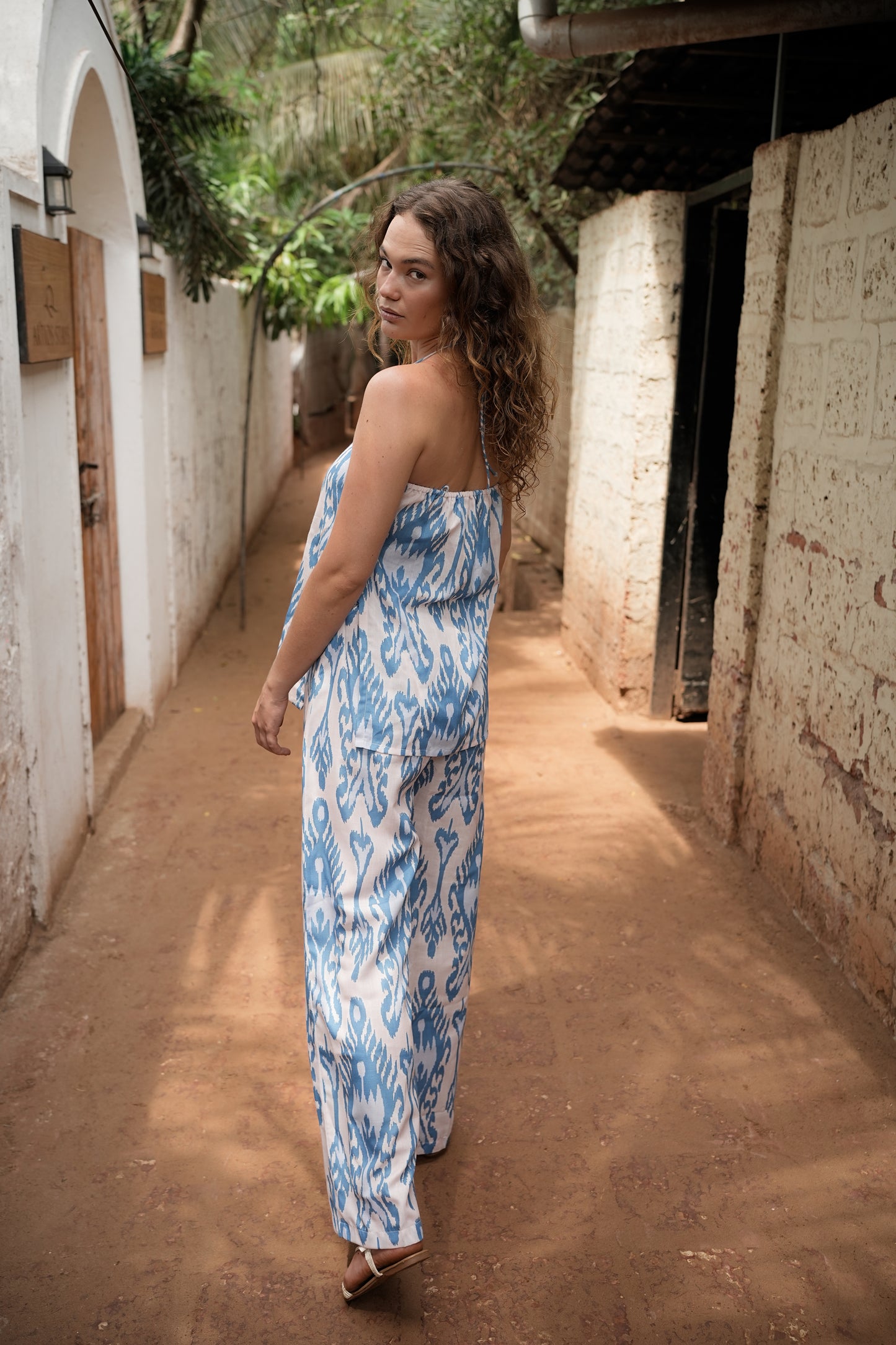 THE IKAT SET